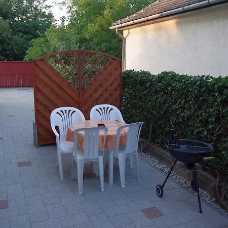 Апартаменты Lola Vendeghaz Шиофок
